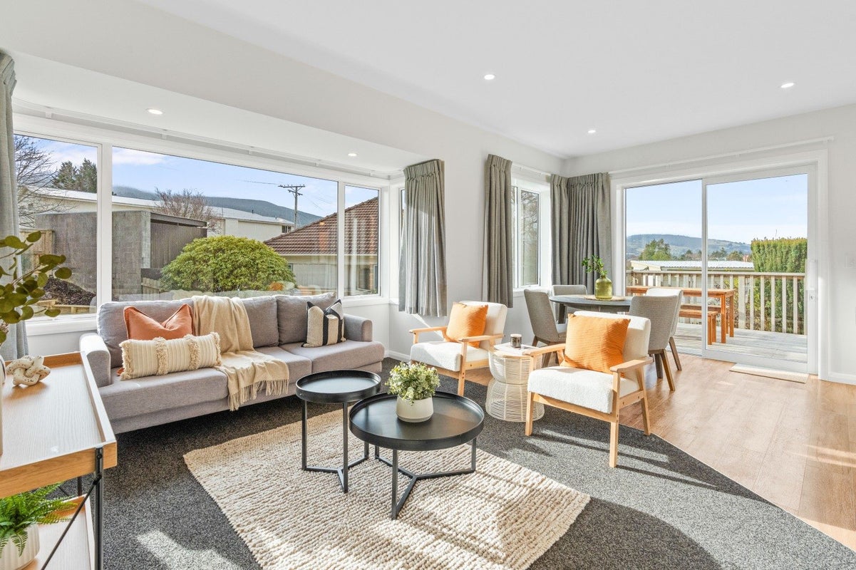 31 Mayfield Avenue, Wakari, Dunedin - Carousel 2
