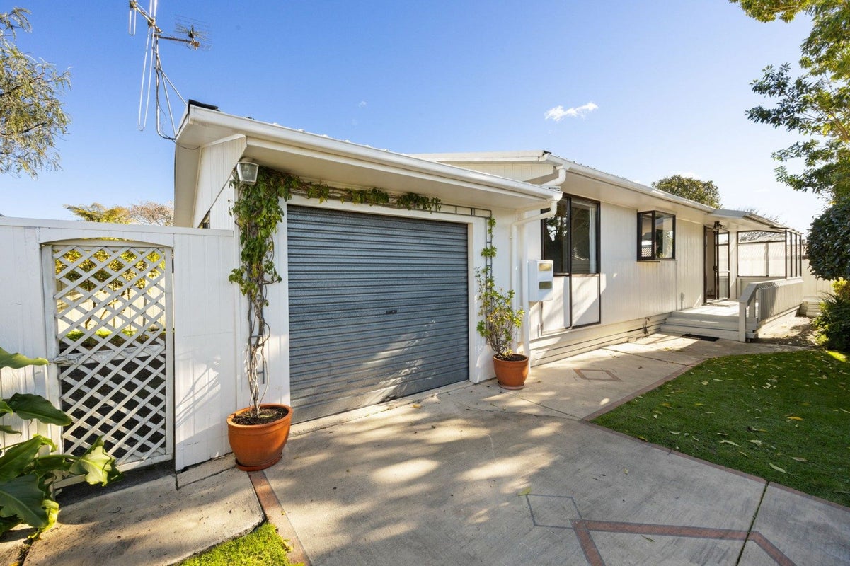 1B Heath Street, St Andrews, Hamilton - Carousel 1
