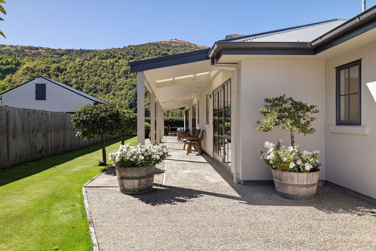 4 Innes Place, Arrowtown, Arrowtown - Carousel 2