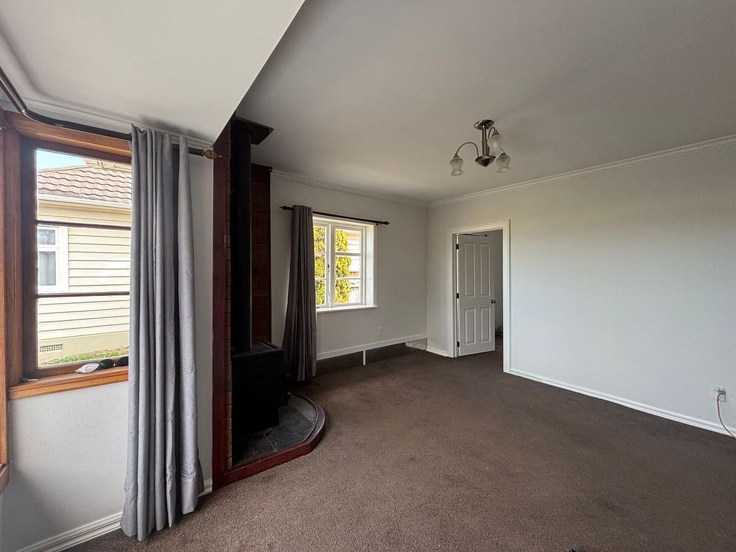 31 Jackson Street, College Estate, Whanganui, Manawatu / Whanganui - Carousel 2