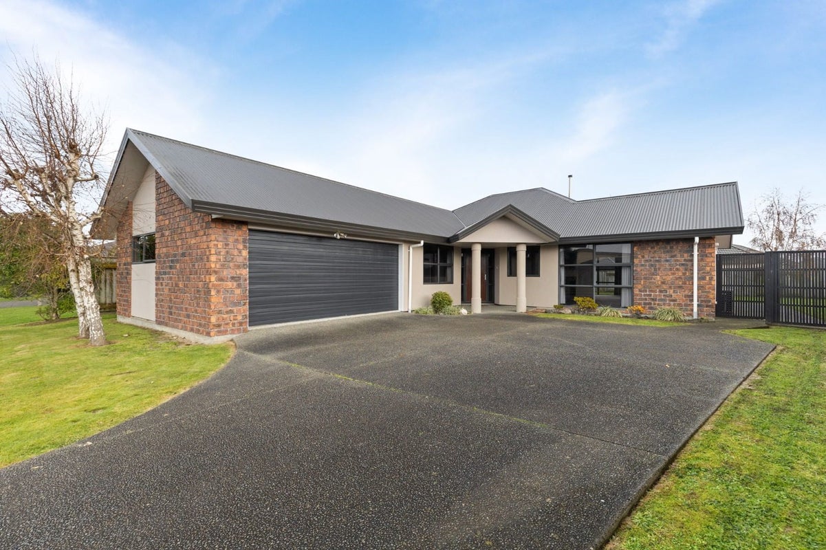 8 Geneva Terrace, Kelvin Grove, Palmerston North, Manawatu / Whanganui - Carousel 1