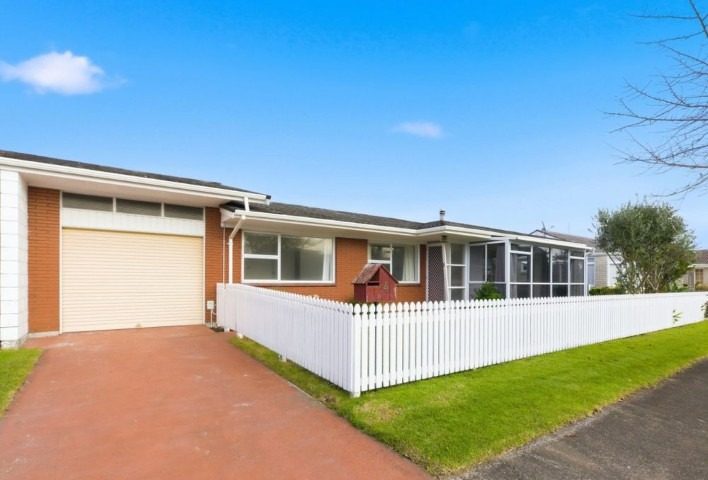 4 Tupaea Place, Otumoetai, Tauranga - Carousel 1