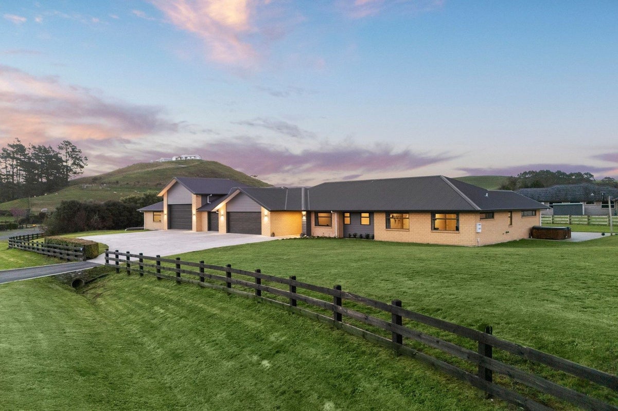 32 Miriama Way, Whatawhata, Hamilton - Carousel 1