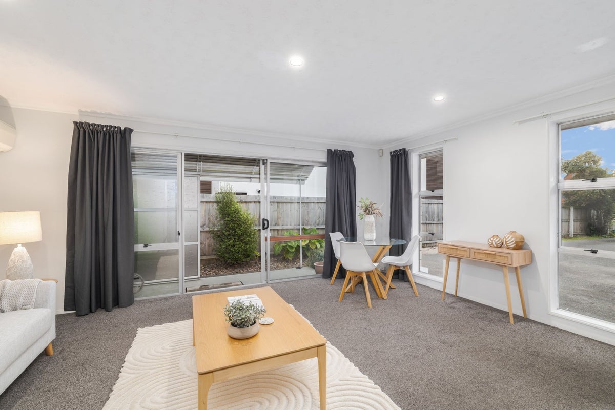 2/76 Ruskin Street, Addington, Christchurch - Carousel 1