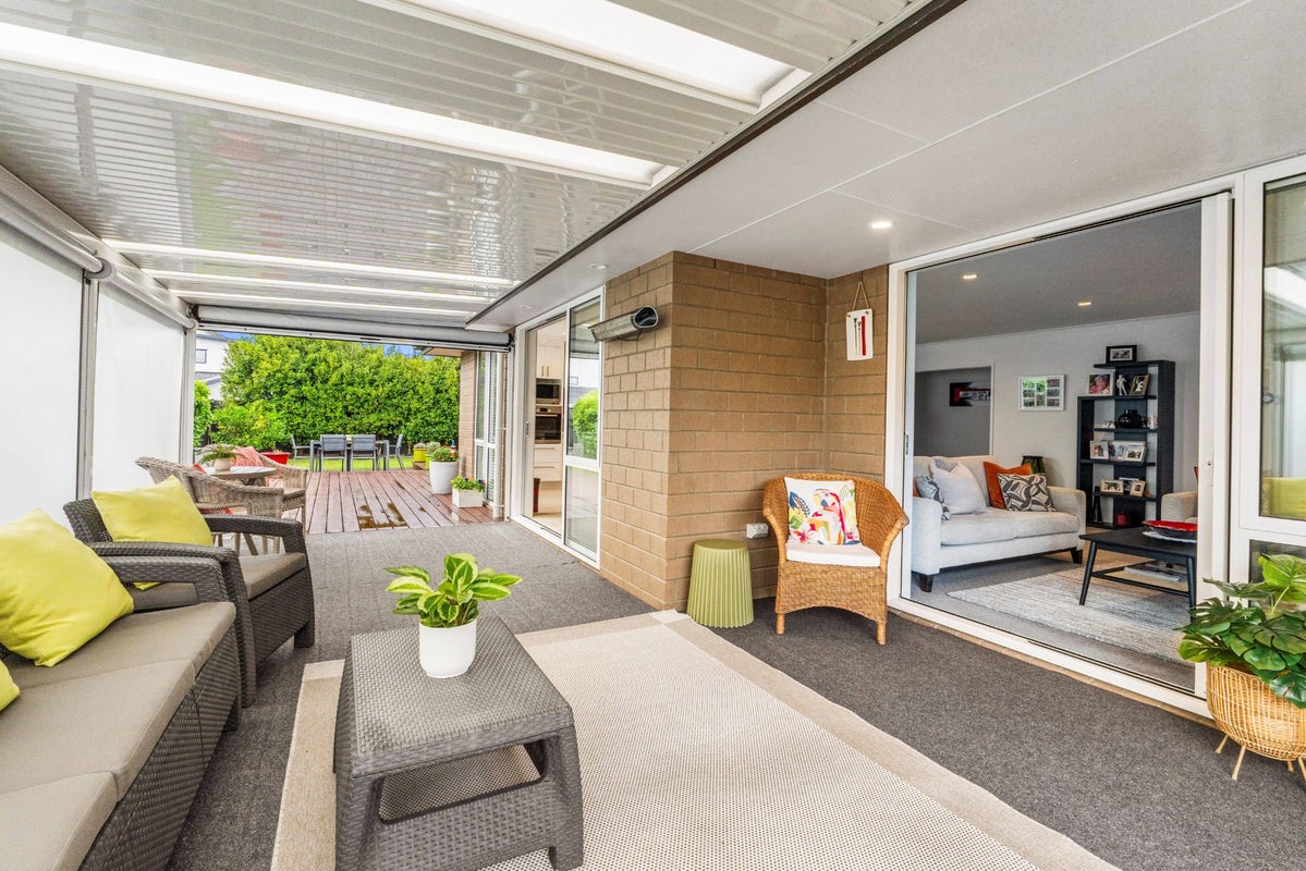 63 Kowi Lakes Drive, One Tree Point - Carousel 1