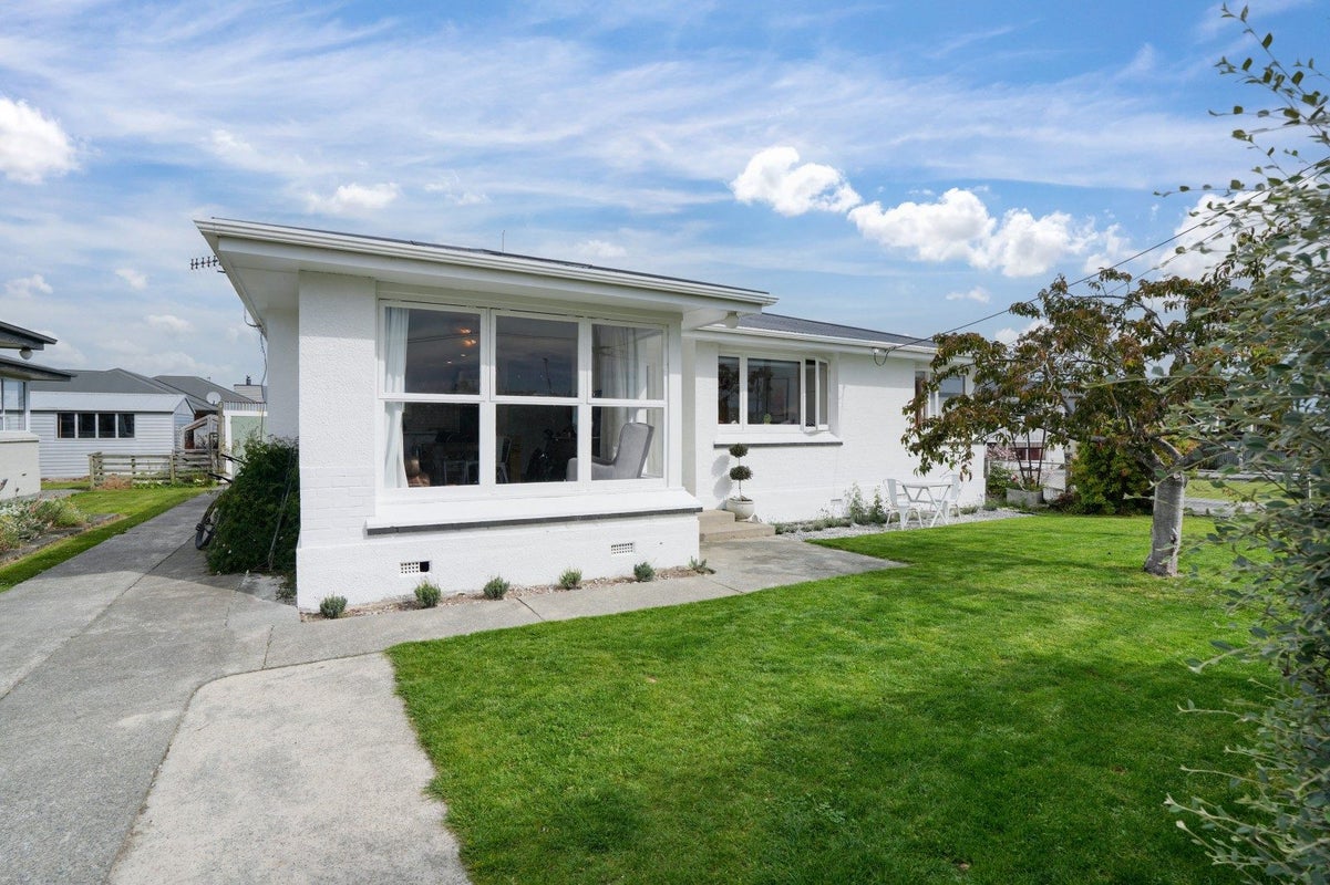 87 Eglinton Street, Winton, Winton - Carousel 1