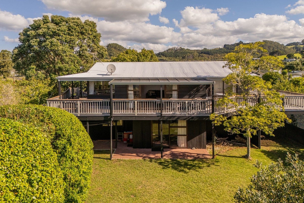 69 Captain Cook Road, Cooks Beach, Whitianga - Carousel 1