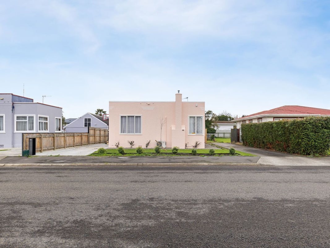 21 Rewa Street, Takaro, Palmerston North - Carousel 2