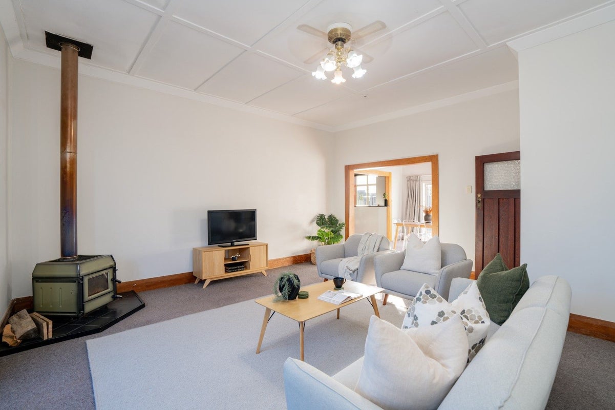24 Park Street, Winton, Winton - Carousel 2
