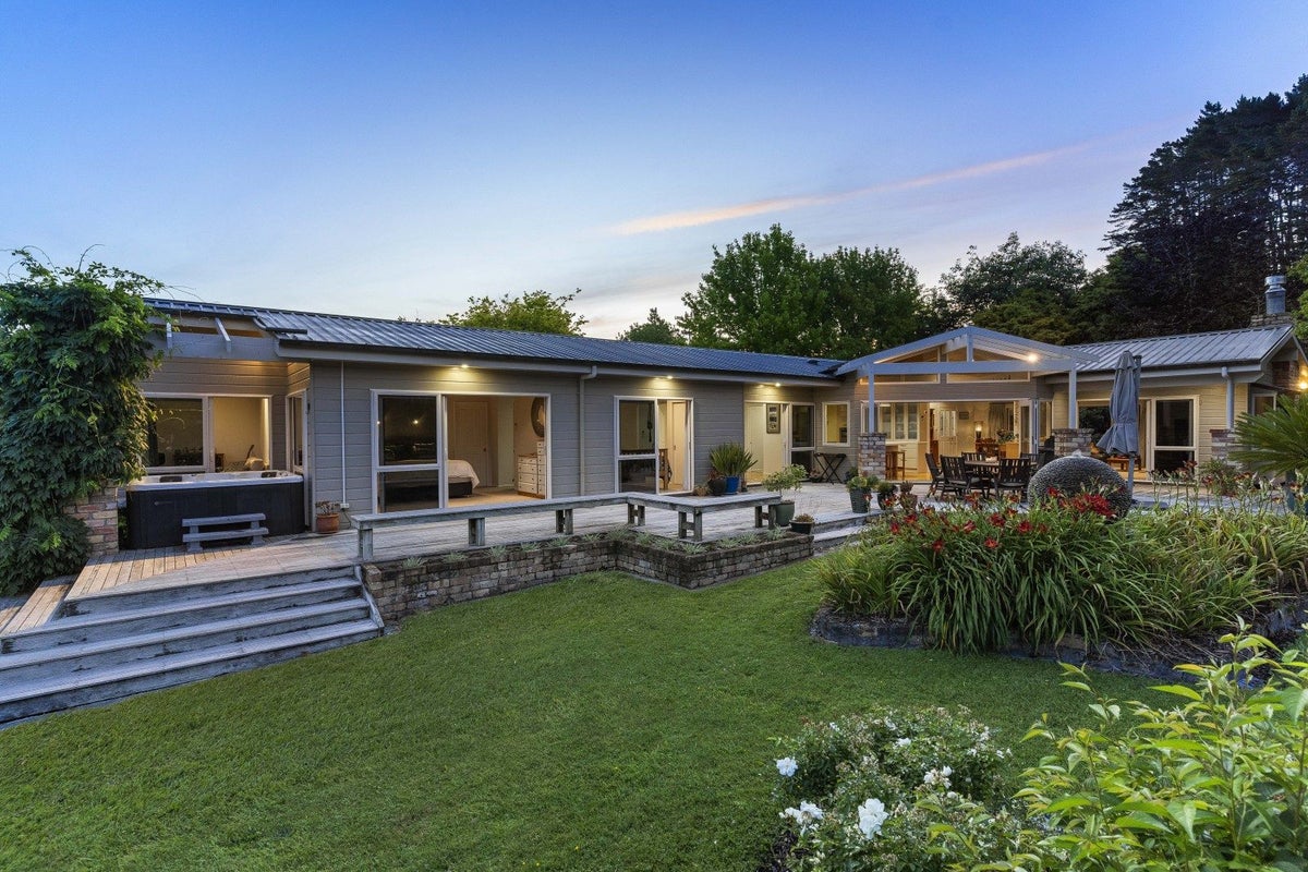 196 Blackbridge Road, Dairy Flat, Albany - Carousel 1