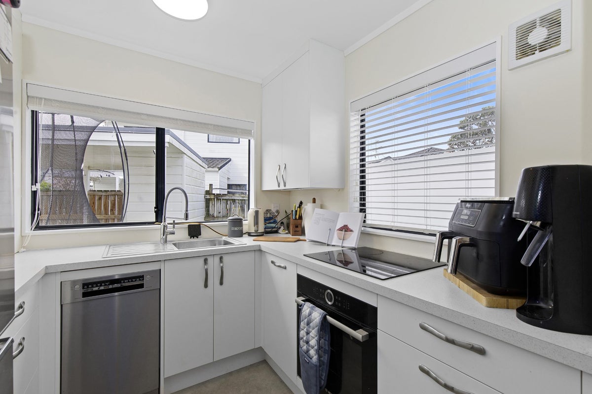 4/24 Mason Street, Moera, Lower Hutt - Carousel 2