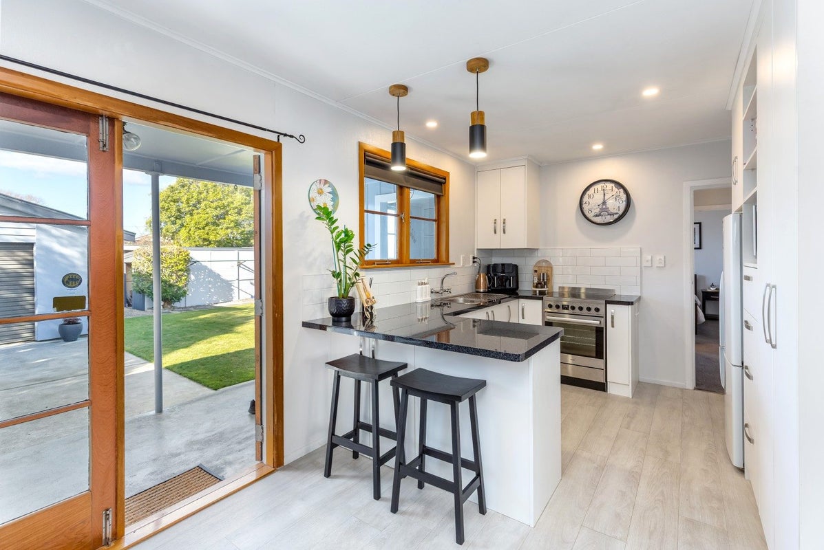 12 Wavell Crescent, Lansdowne, Masterton - Carousel 2