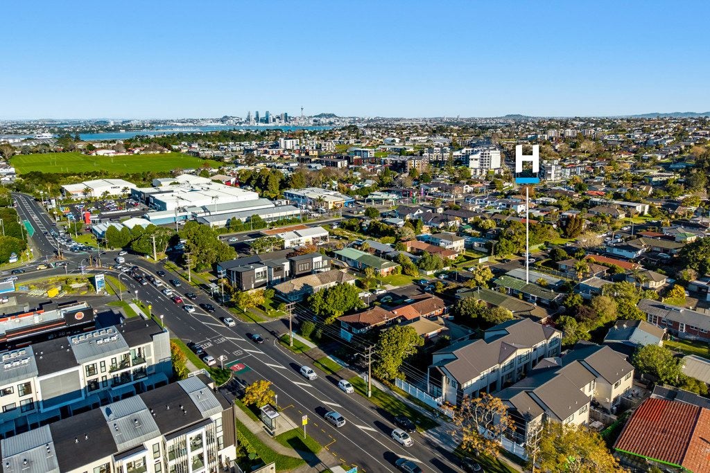 2/7 Evelyn Place, Hillcrest, Auckland - Carousel 18
