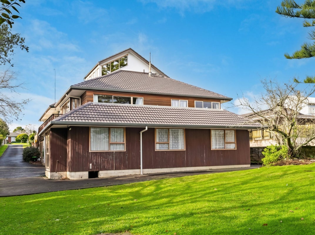 4196 Great North Road, Glendene, Auckland - Carousel 1
