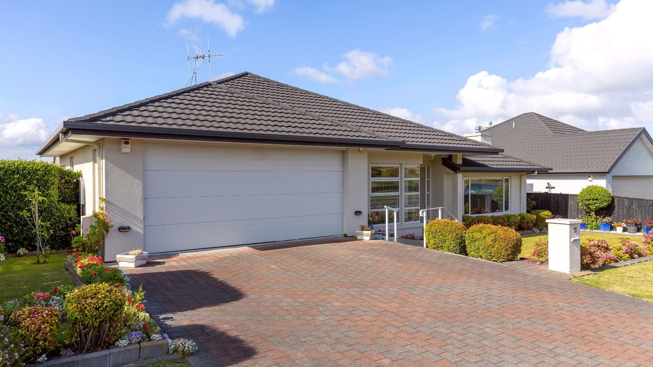 17 Acacia Bay Road, Nukuhau, Taupo - Carousel 1