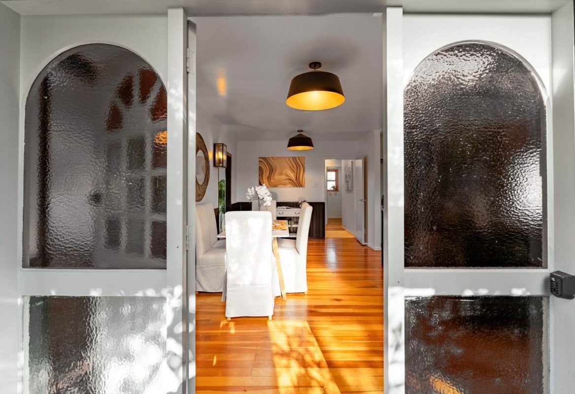 1 Tiki Street, New Lynn, Waitakere City, Auckland - Carousel 1