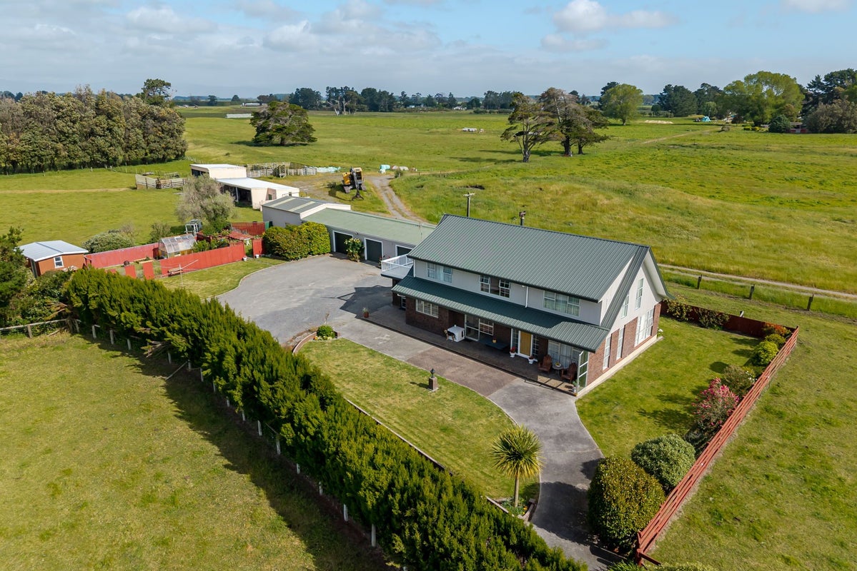 940 State Highway 1, Himatangi, Foxton - Carousel 2