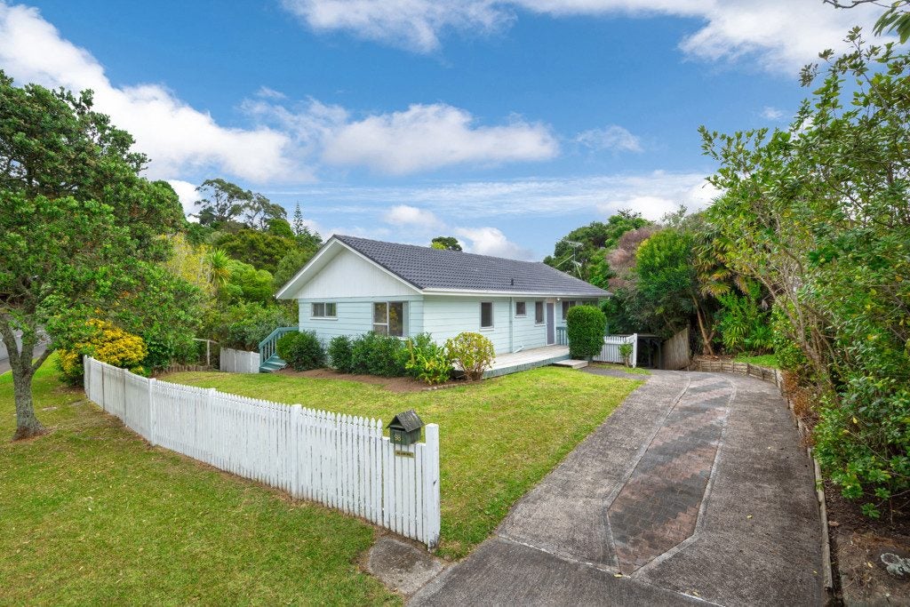 98 Spinella Drive, Bayview, Auckland - Carousel 1