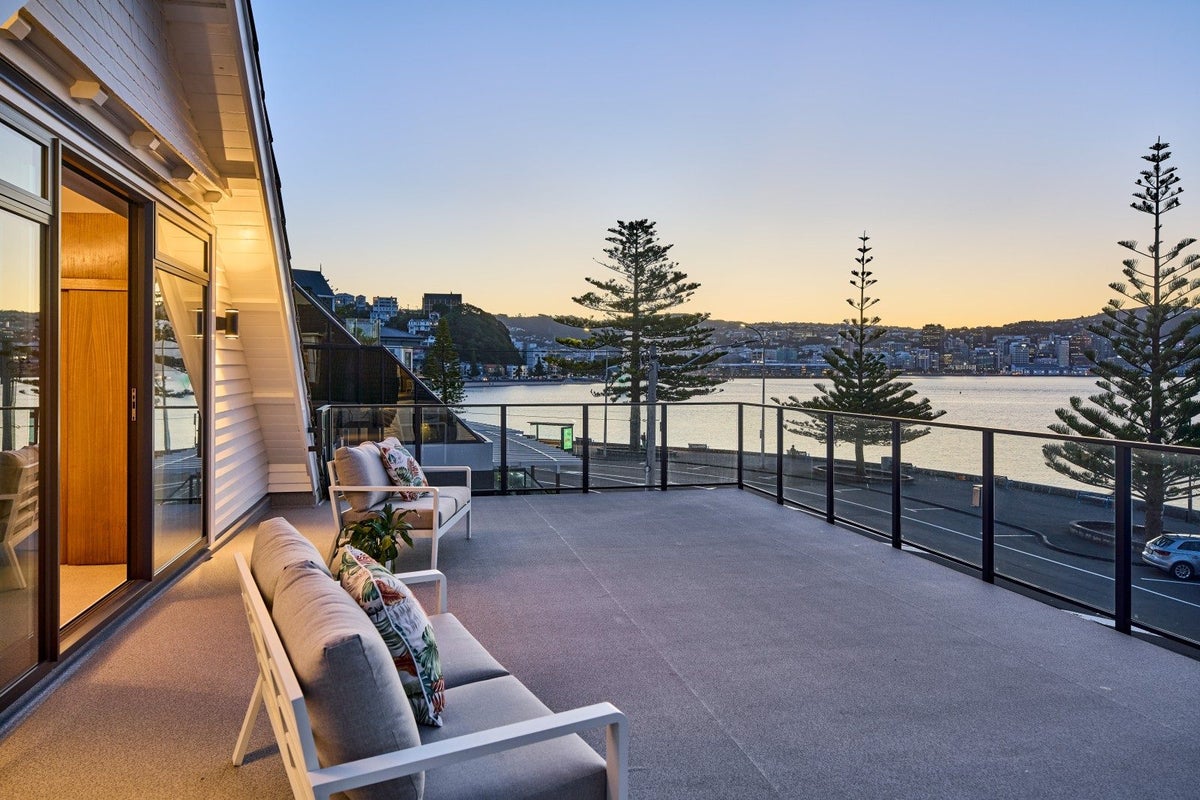 338 Oriental Parade, Oriental Bay, Wellington - Carousel 2