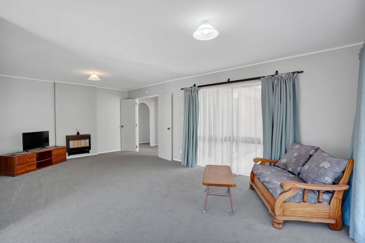 87 Heta Road, Highlands Park, New Plymouth - Carousel 2
