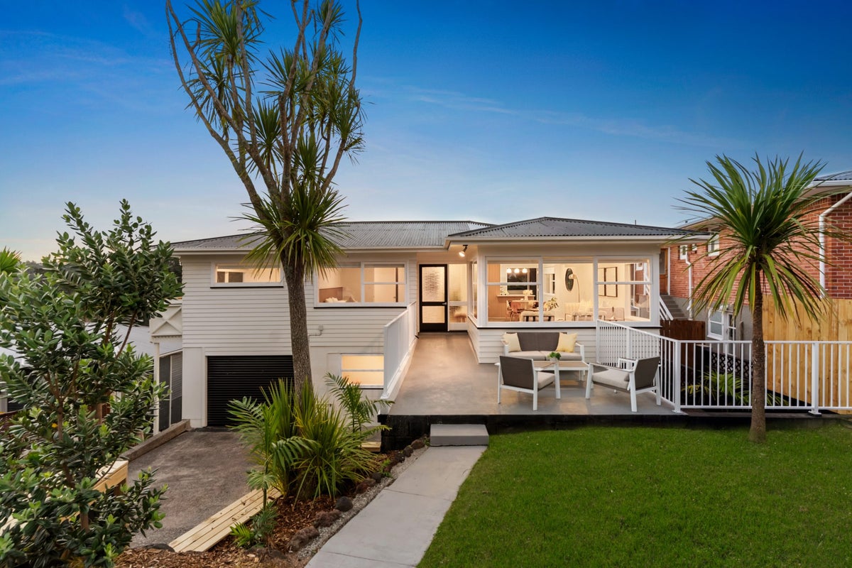 1/56 Elliott Avenue, Bayview, Auckland - Carousel 1