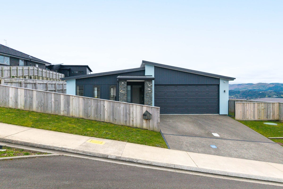 11 Topsail Way, Whitby, Porirua - Carousel 1