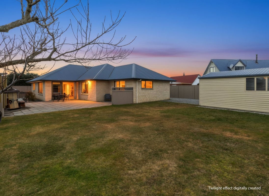 17 Larch Crescent, Alexandra, Alexandra - Carousel 1