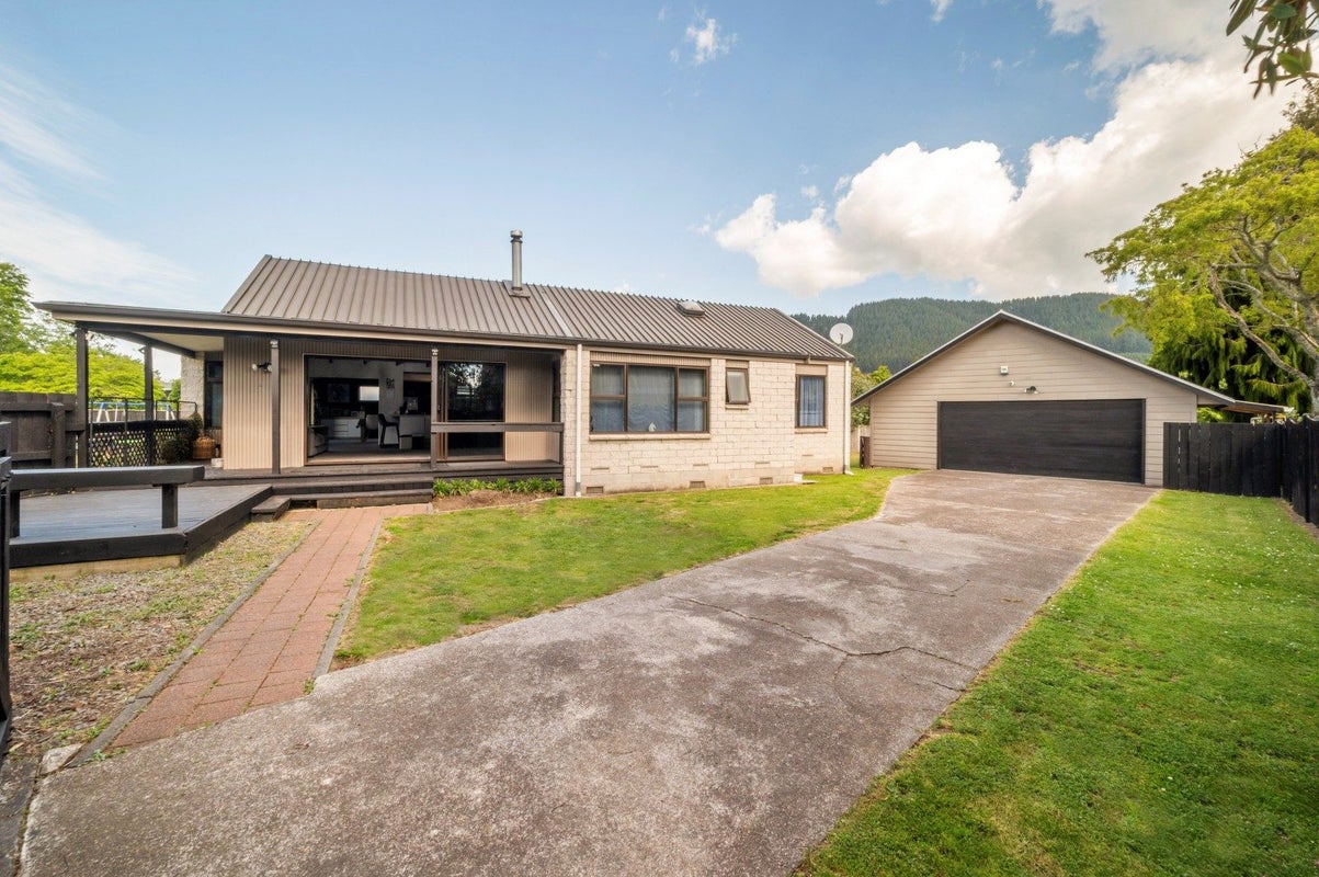 11 Streamdale Place, Ngongotaha, Rotorua - Carousel 1
