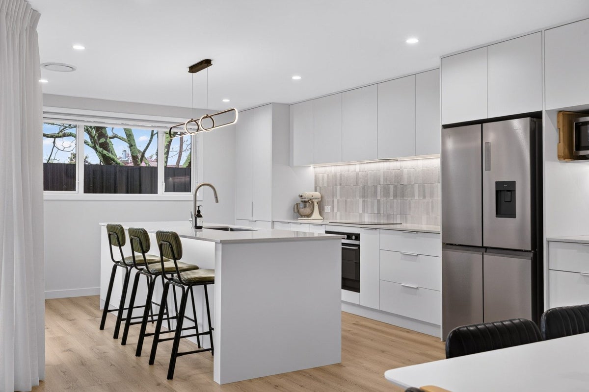 716A Grove Road, Mayfair, Hastings - Carousel 1