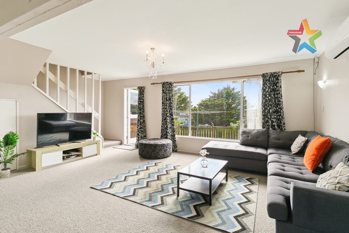 70 Cunliffe Street, Churton Park, Wellington - Carousel 1