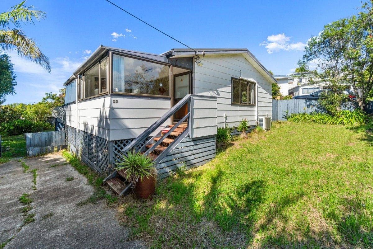 41 D'Oyly Drive, Stanmore Bay, Whangaparaoa - Carousel 1