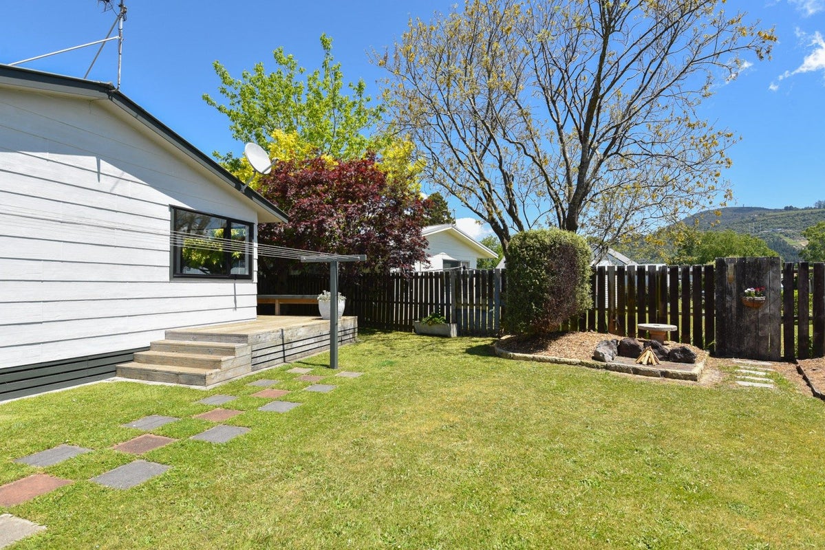 12 Matthew Place, Kawaha Point, Rotorua - Carousel 13