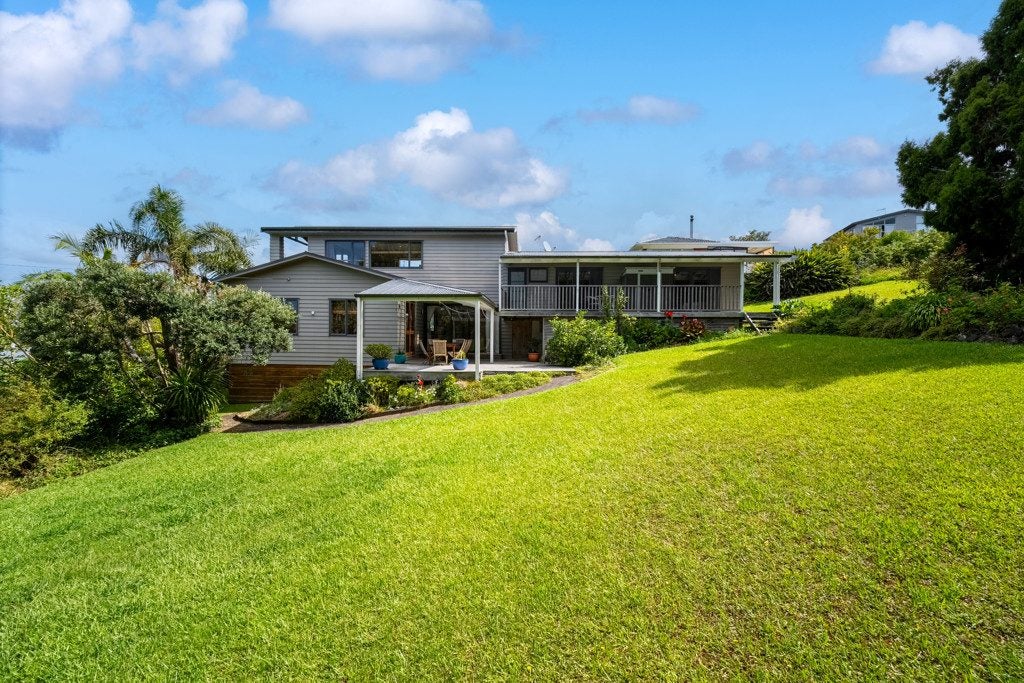 33 Nigel Road, Browns Bay, Auckland - Carousel 1