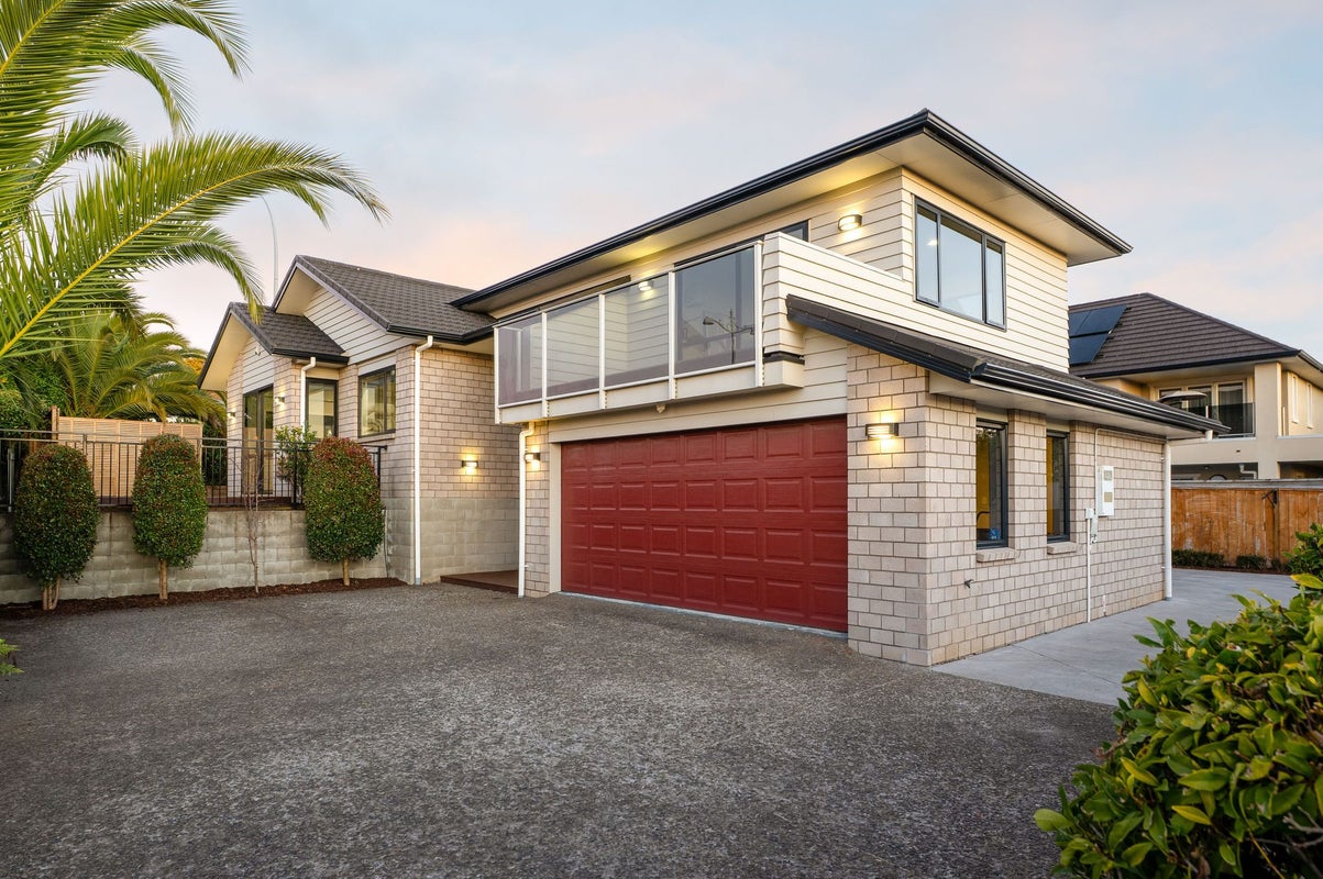 1 Moonlight Drive, Rototuna North, Hamilton - Carousel 1