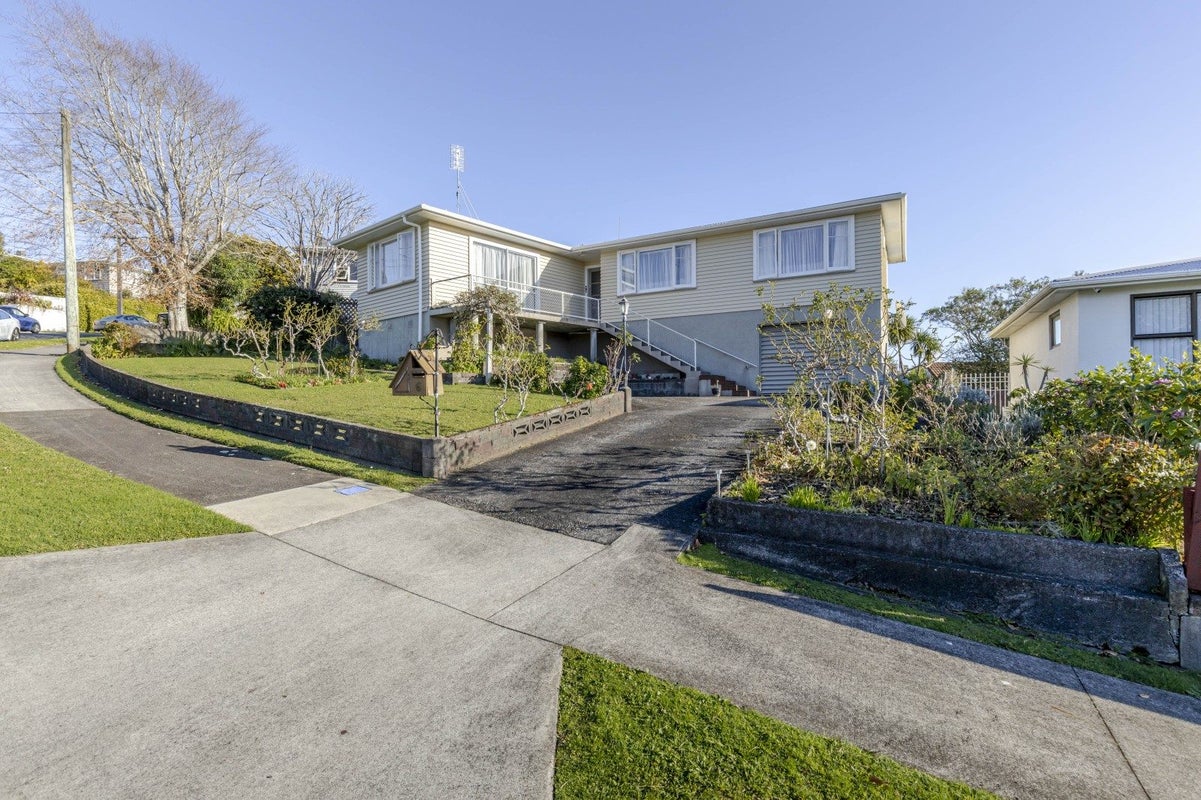 6 Penrith Street, Westown, New Plymouth - Carousel 1