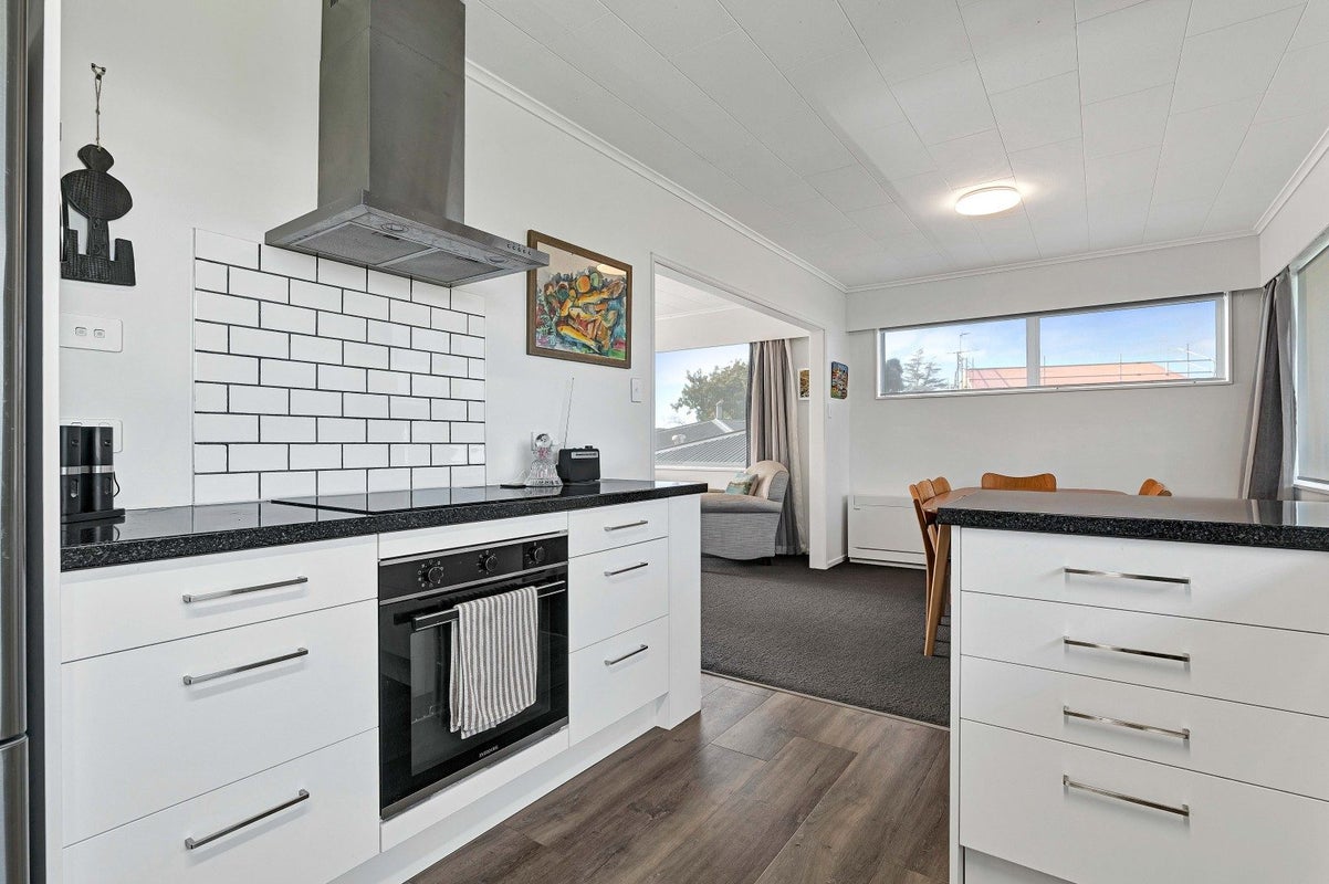 93C Clemow Road, Fitzroy, New Plymouth - Carousel 2