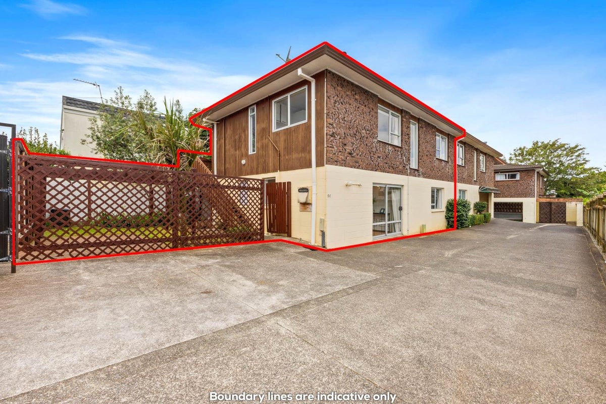 5C Ngatiawa Street, One Tree Hill, Auckland - Carousel 2