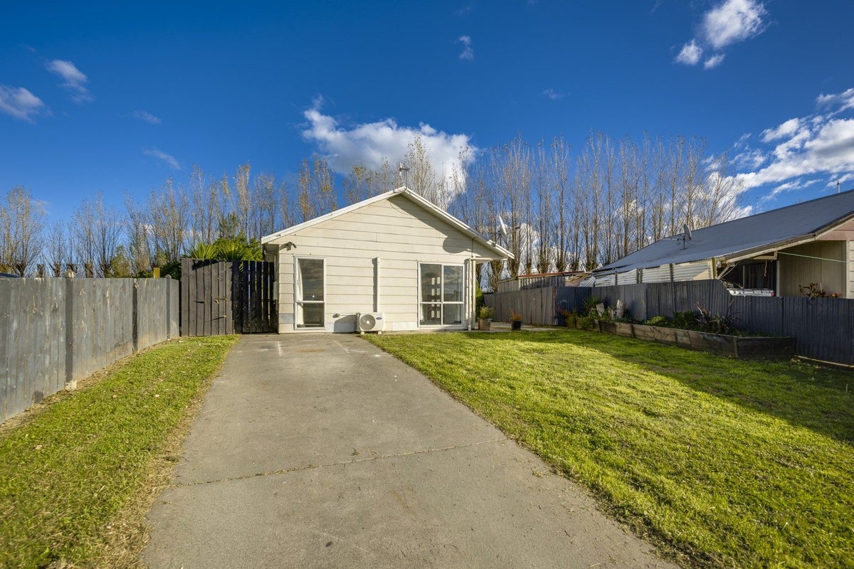 15B Kilkee Terrace, Flaxmere, Hastings - Carousel 1