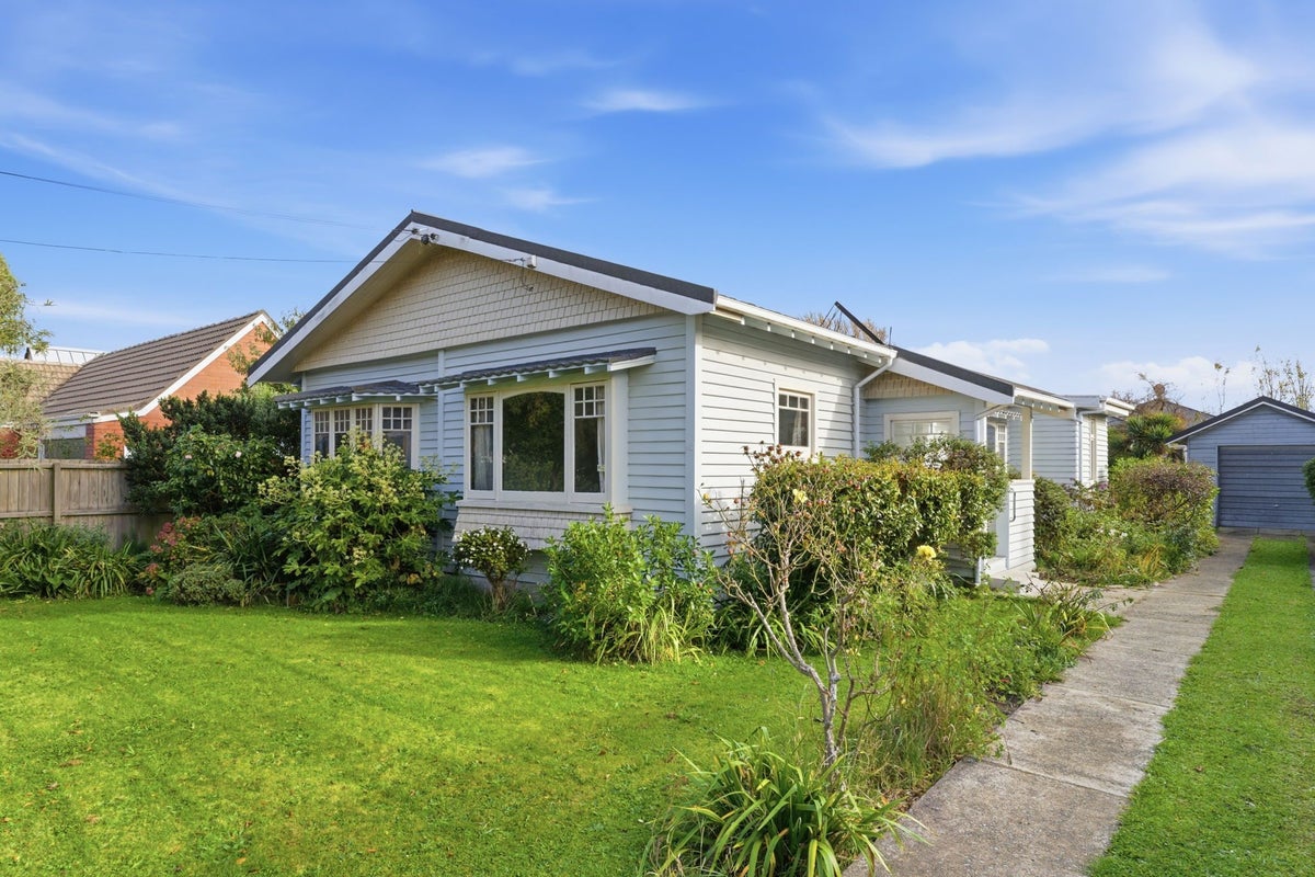 48 St Andrews Square, Strowan, Christchurch - Carousel 1