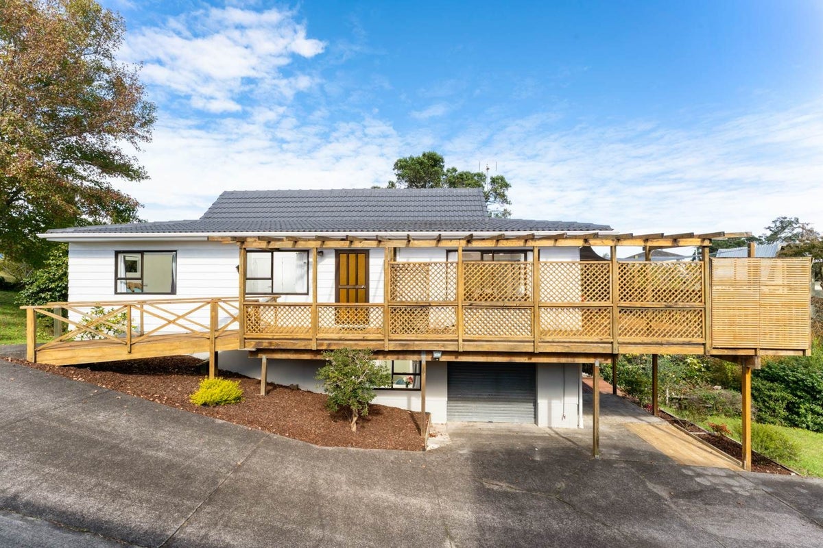 988 Beach Road, Torbay, Auckland - Carousel 1