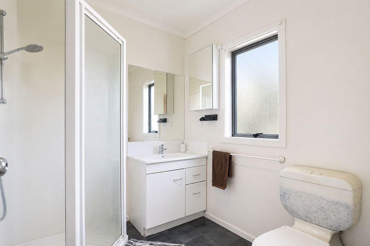 6 Corsair Place, Melville, Hamilton - Carousel 16