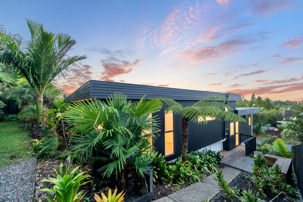 105 Chelsea View Drive, Chatswood, Auckland - Carousel 2