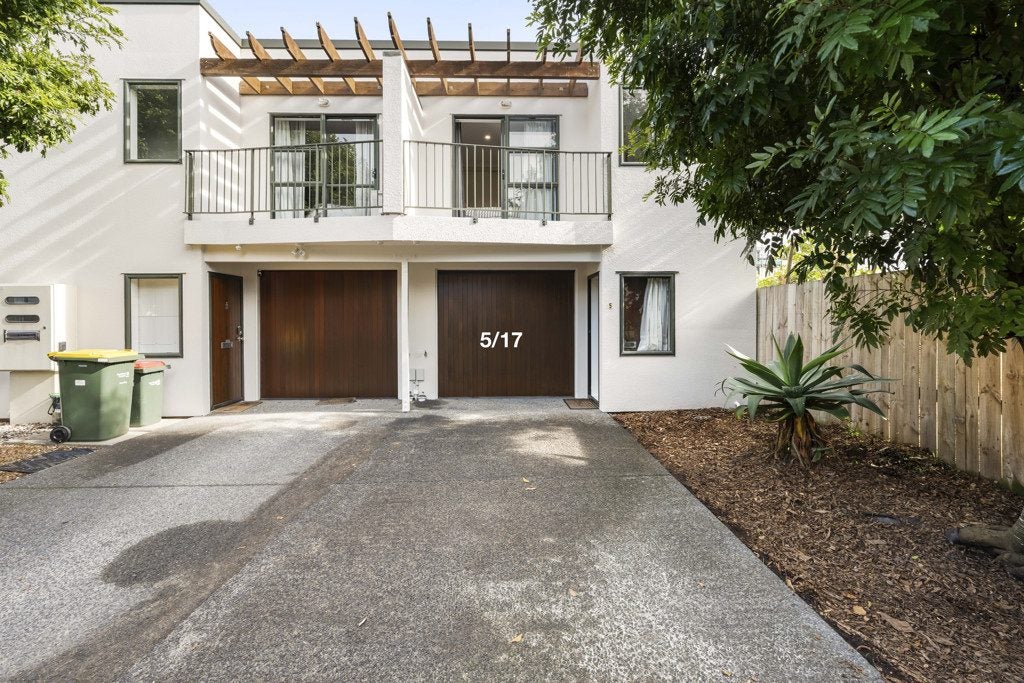 5/17 Harbour View Road, Te Atatu Peninsula, Auckland - Carousel 1