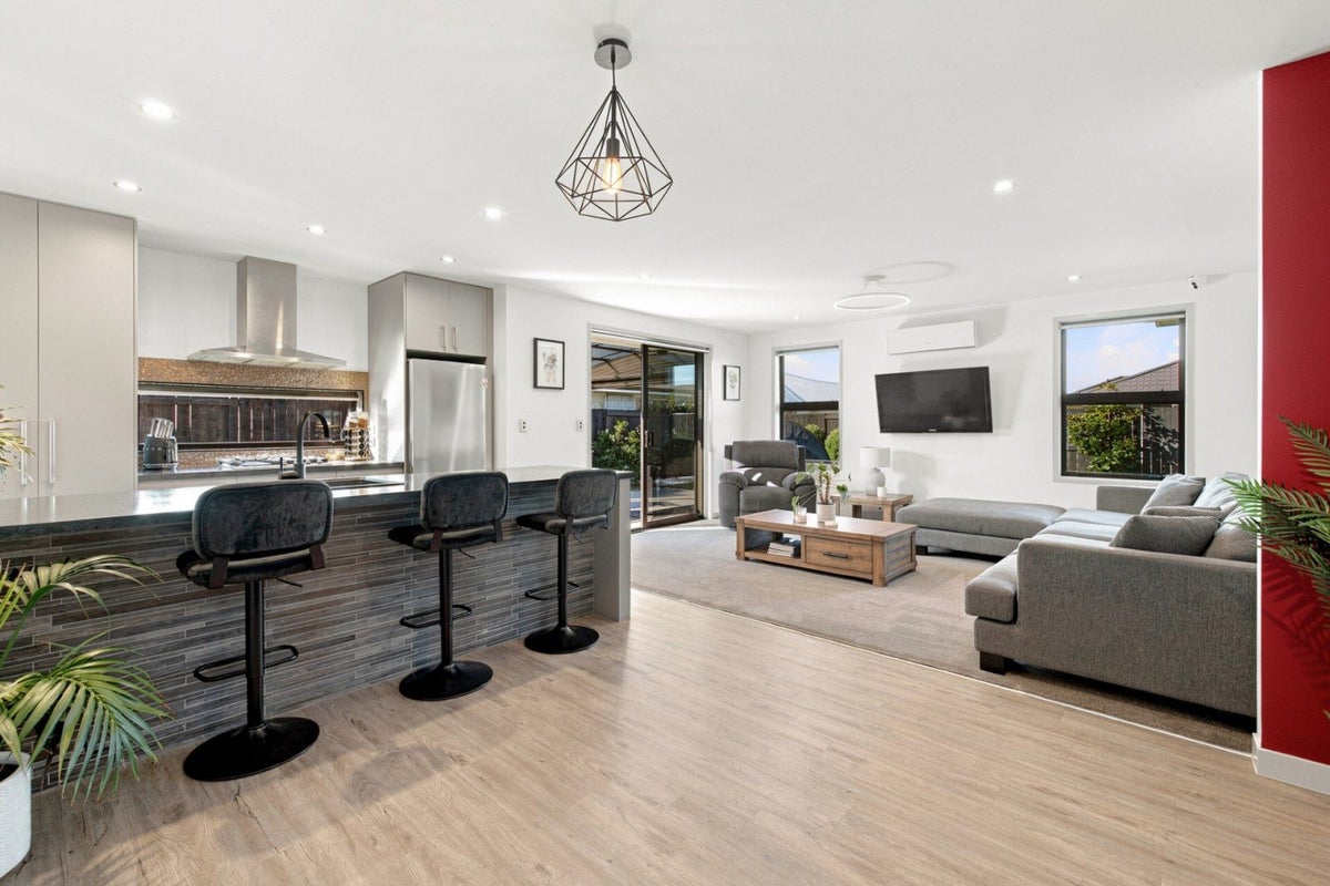 8 Cupples Street, Papamoa Beach, Papamoa - Carousel 2