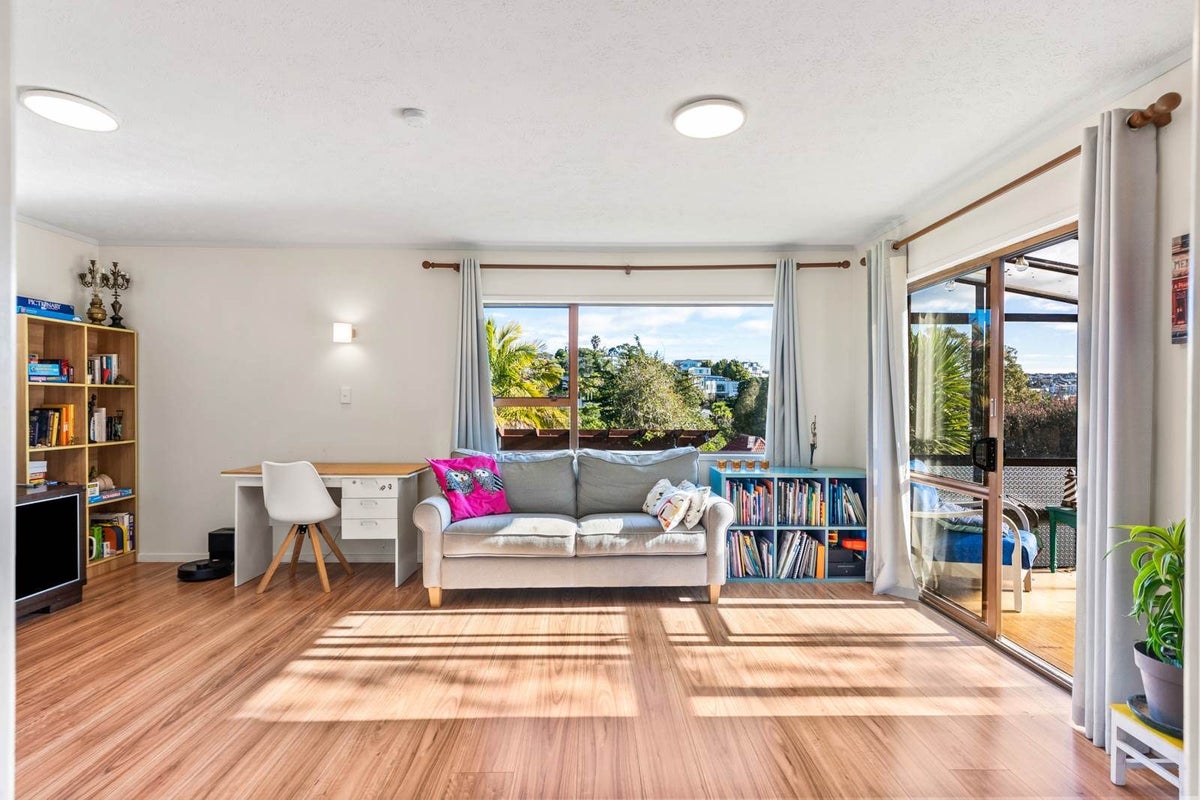 2/66 Waiau Street, Torbay, Auckland - Carousel 2