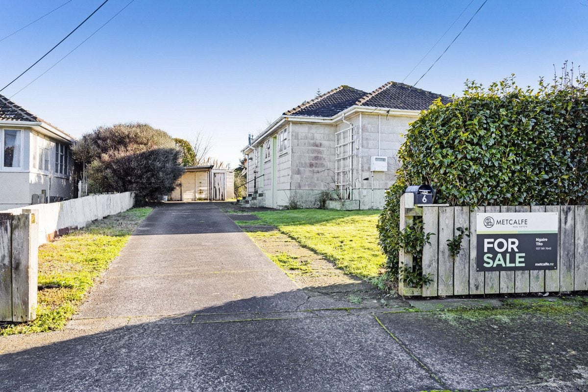 6 Acourt Street, Hawera - Carousel 1