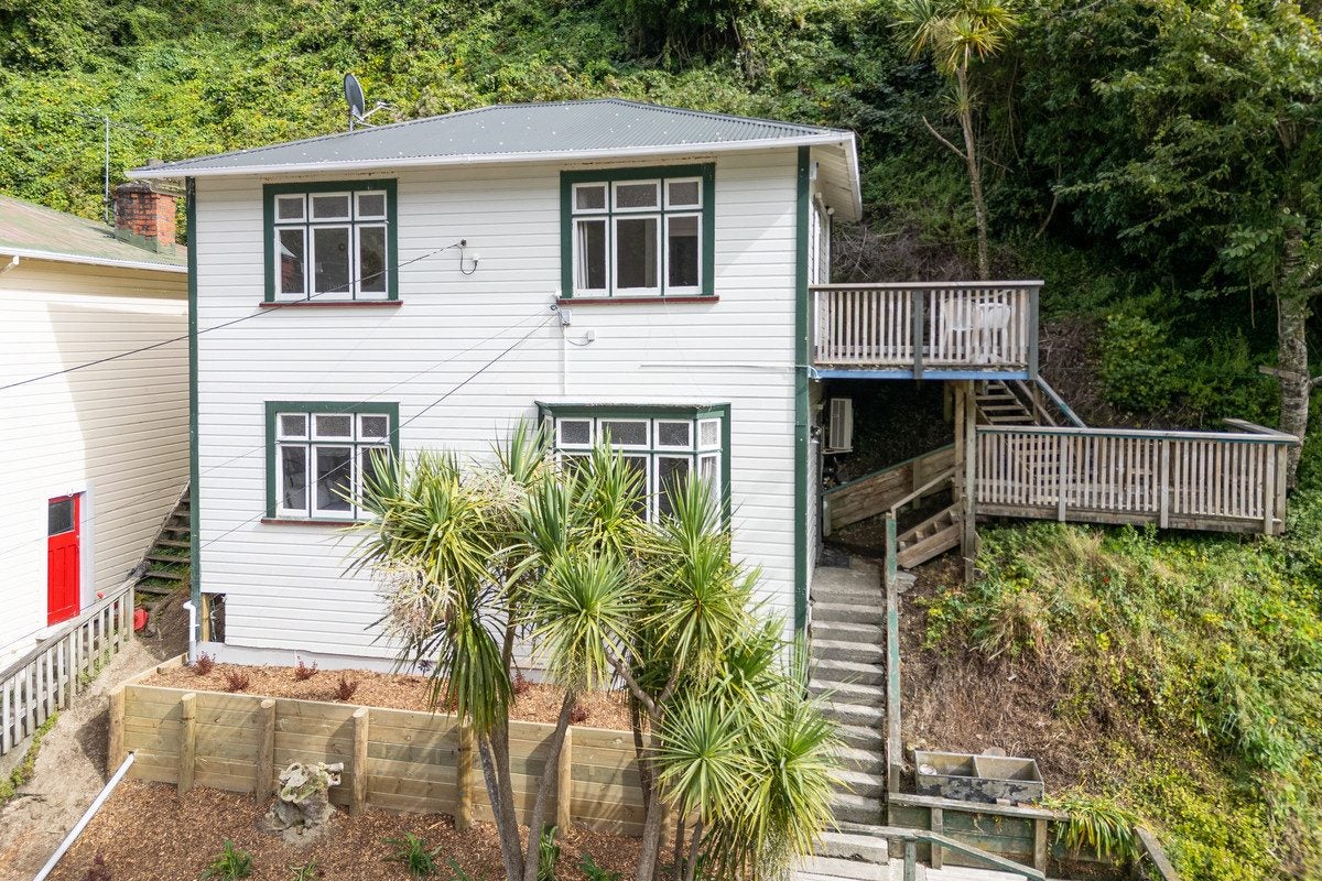 40 Holloway Road, Aro Valley, Wellington - Carousel 2