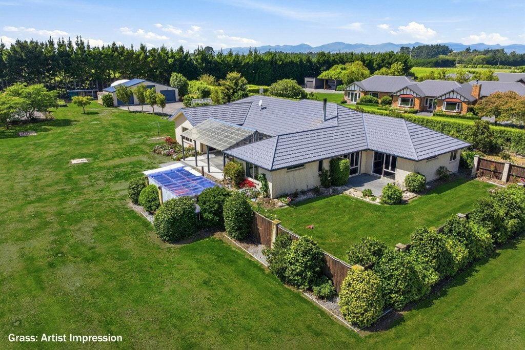 32 Devine Drive, Christchurch - Carousel 1