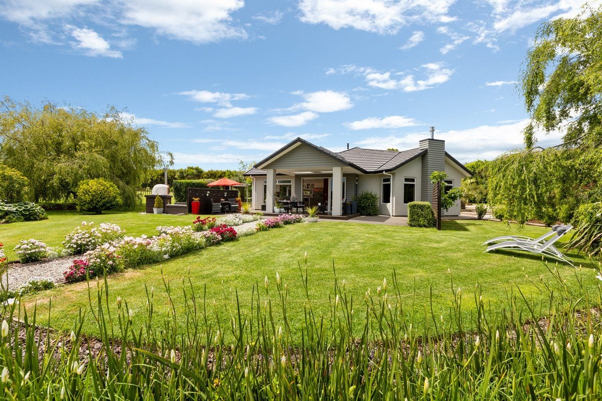 139 Richmond Road, Brixton, New Plymouth - Carousel 1