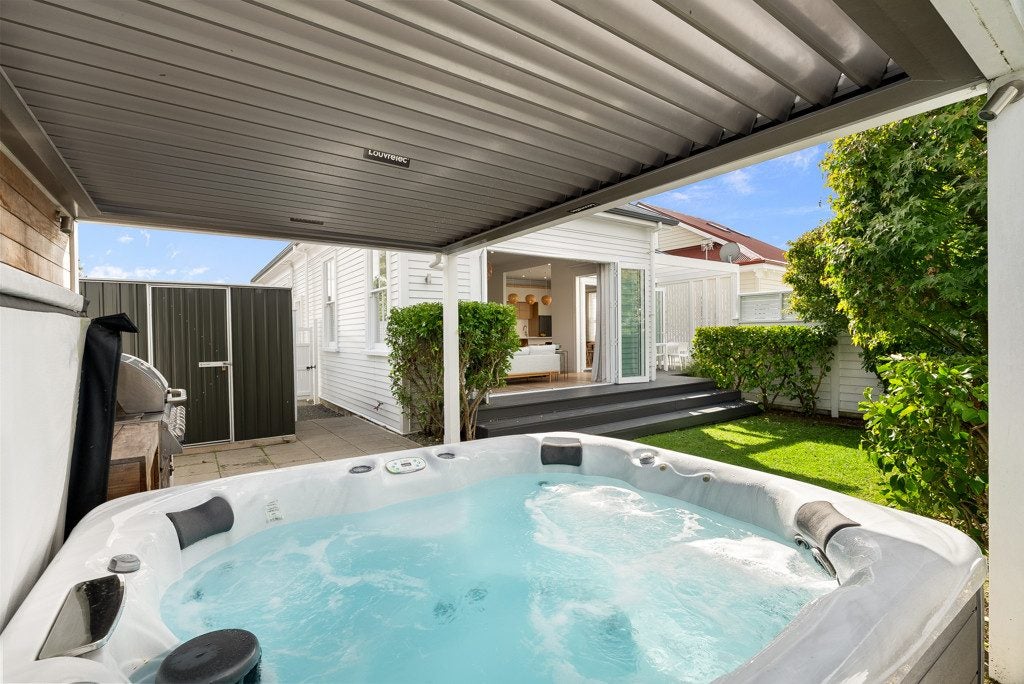 35 Renfrew Avenue, Sandringham, Auckland - Carousel 2